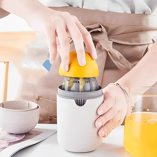 press agrume de couleur blanc indispensable pour faire du jus